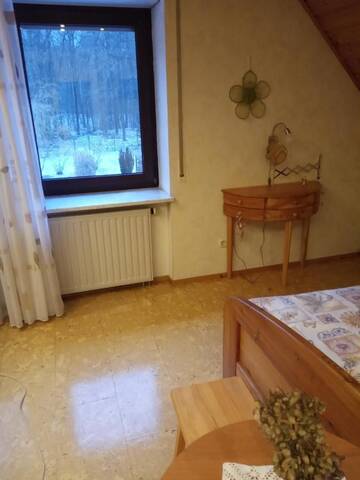 Фото номера Большой двухместный номер с 1 кроватью Проживание в семье Kwatery przy A4 г. Dąbrowa Bolesławiecka 2